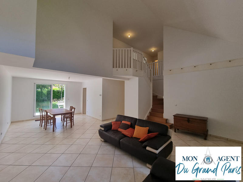 Maison - 158 m² - 8 pièces