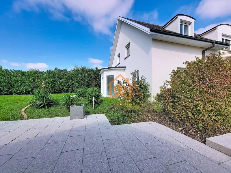 Villa - 245 m² - 7 pièces