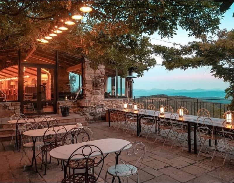 Propriété - 900 m² - 20 pièces