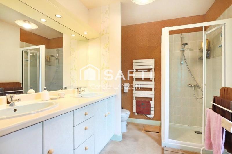 Maison - 290 m² - 8 pièces