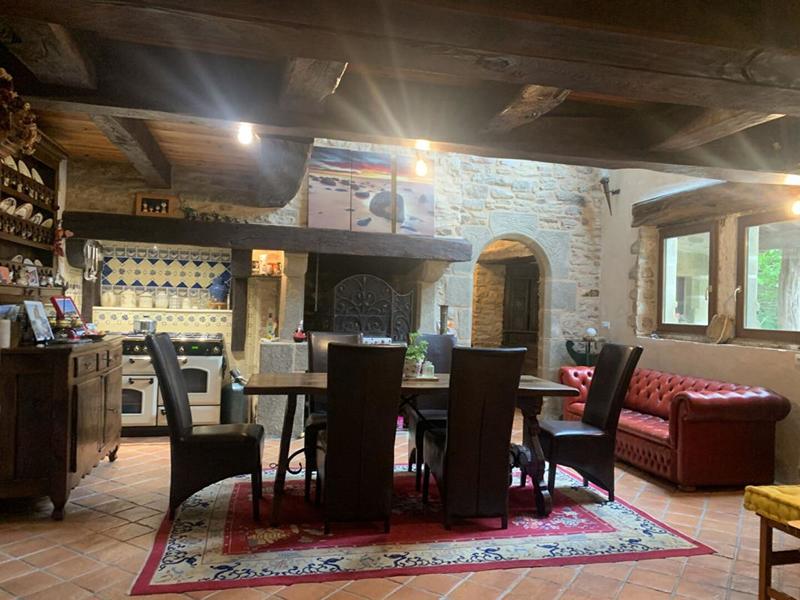 Propriété - 205 m² - 6 pièces