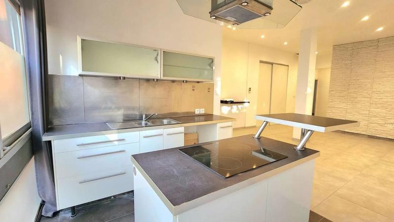 Appartement - 80 m² - 3 pièces