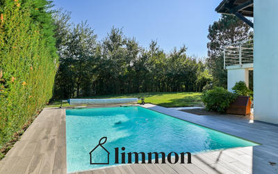 Maison - 211 m² - 6 pièces