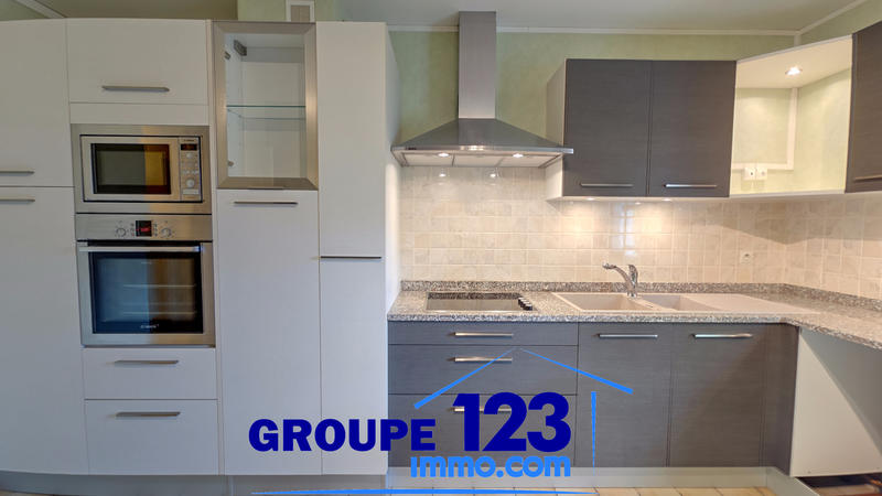 Appartement - 93 m² - 5 pièces