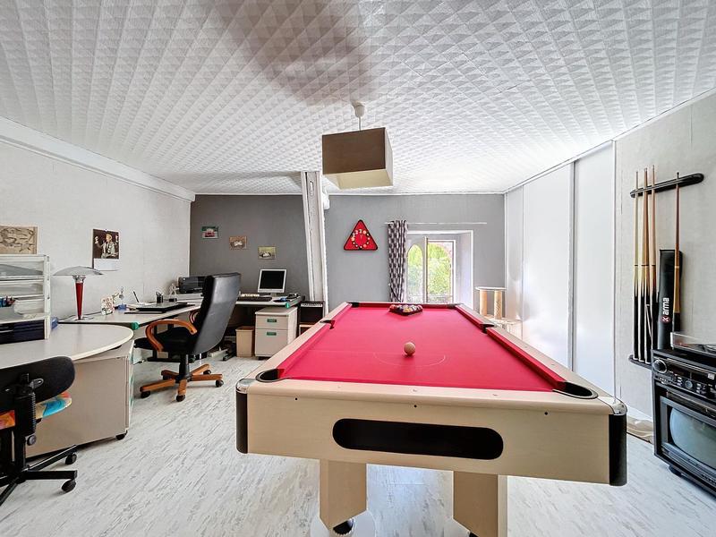 Maison - 314 m² - 9 pièces