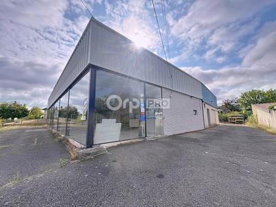 Local commercial - 551 m²