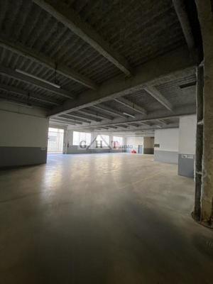 Entrepôt - 2 900 m²