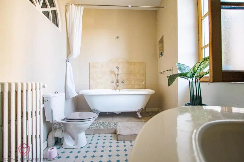 Maison de village - 226 m² - 8 pièces