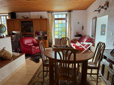 Maison - 200 m² - 4 pièces