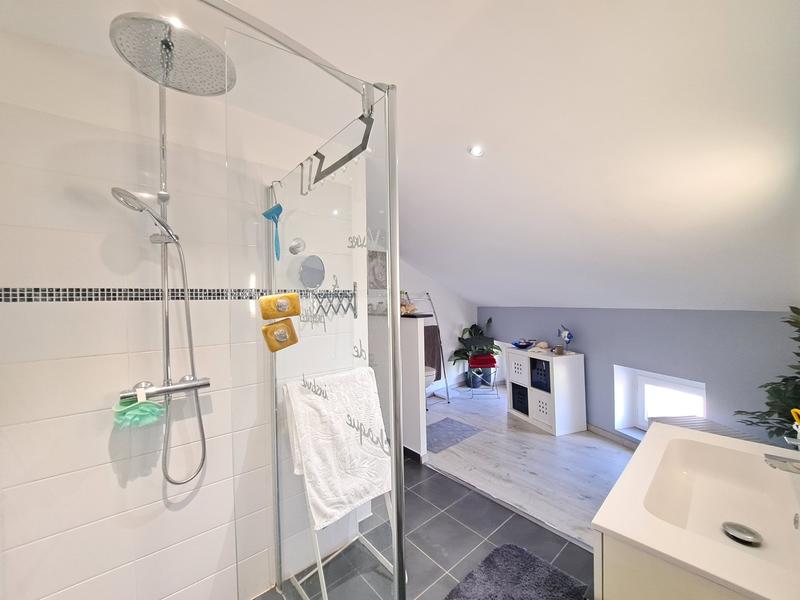 Maison - 273 m² - 10 pièces