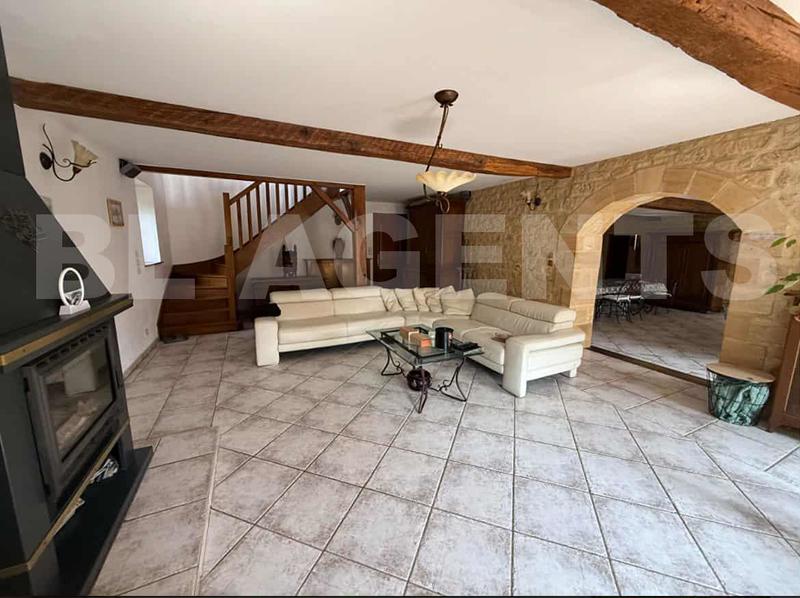 Demeure - 352 m² - 9 pièces