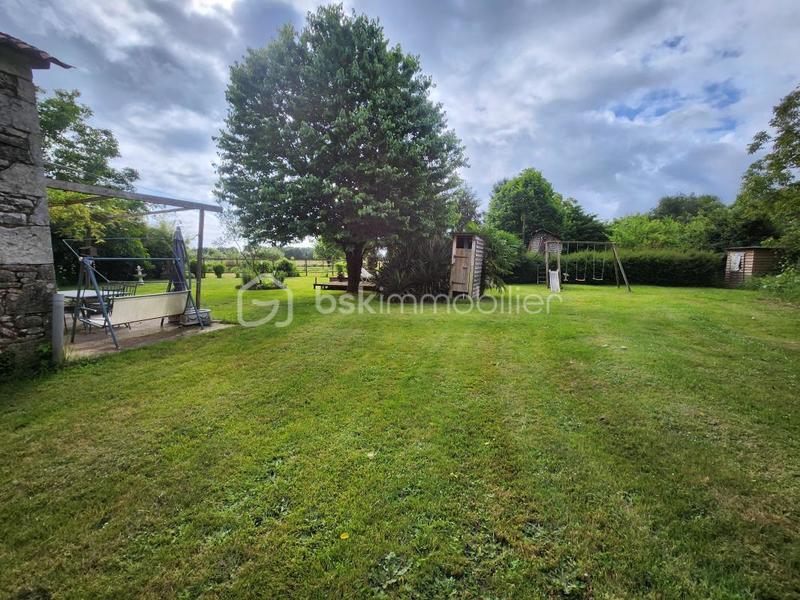 Maison - 184 m² - 10 pièces