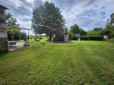 Maison - 184 m² - 10 pièces