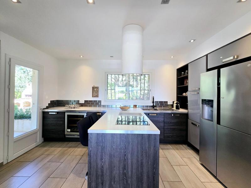 Villa - 192 m² - 6 pièces