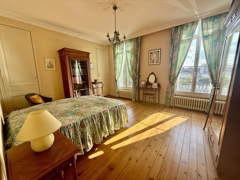 Maison - 160 m² - 8 pièces