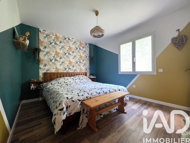 Maison - 99 m² - 5 pièces