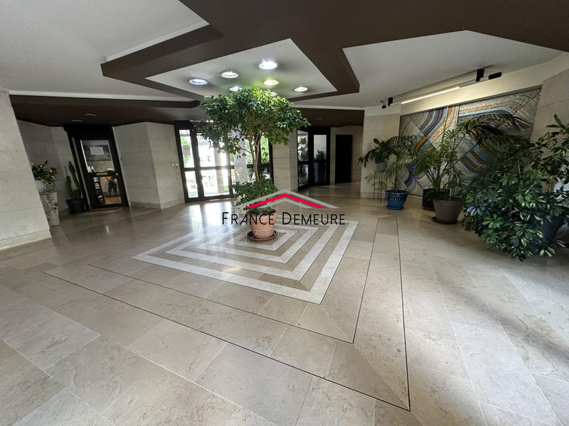 Appartement - 82 m² - 4 pièces