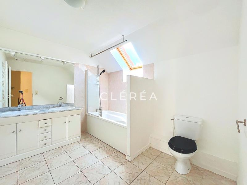 Maison - 98 m² - 4 pièces