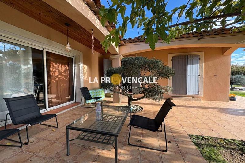 Maison traditionnelle - 171 m² - 6 pièces