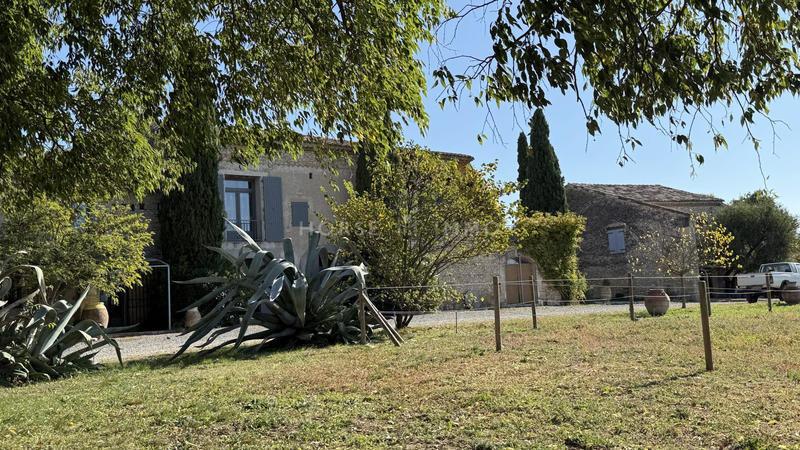 Mas - 597 m² - 22 pièces