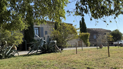 Mas - 597 m² - 22 pièces