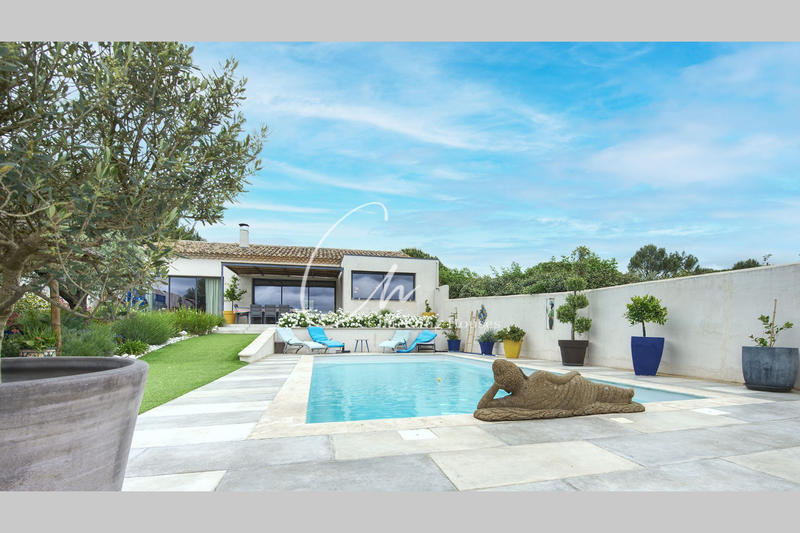 Maison - 204 m² - 5 pièces