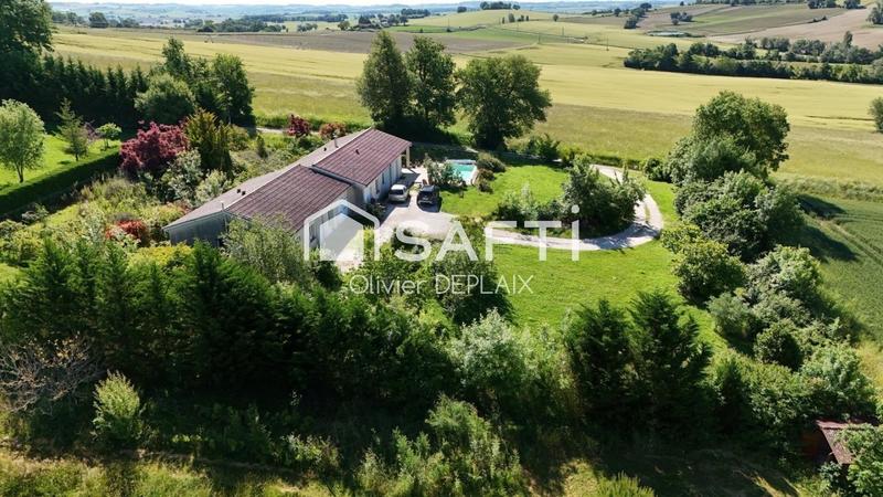 Maison - 210 m² - 10 pièces