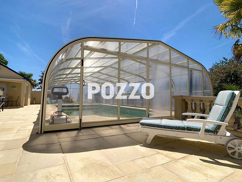 Maison - 408 m² - 18 pièces