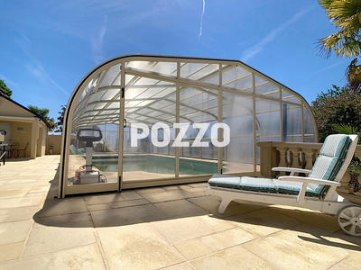 Maison - 408 m² - 18 pièces