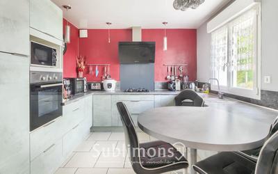 Maison traditionnelle - 96 m² - 6 pièces