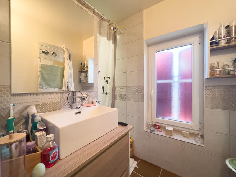 Propriété - 231 m² - 14 pièces