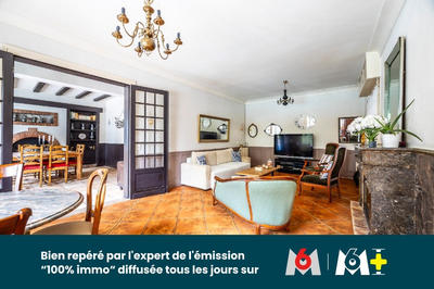 Maison - 279 m² - 9 pièces