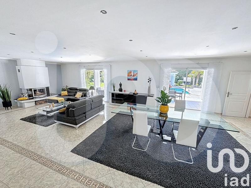 Maison - 285 m² - 7 pièces