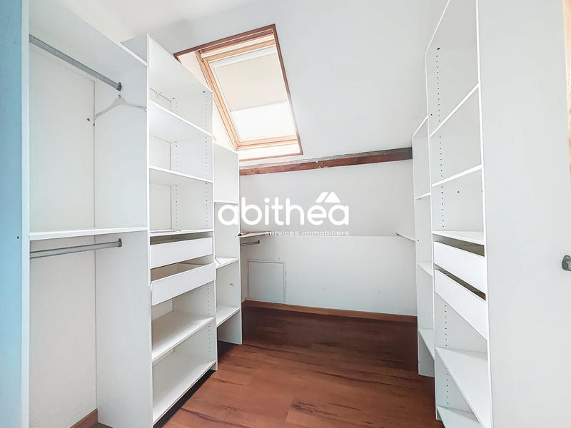 Maison - 99 m² - 4 pièces