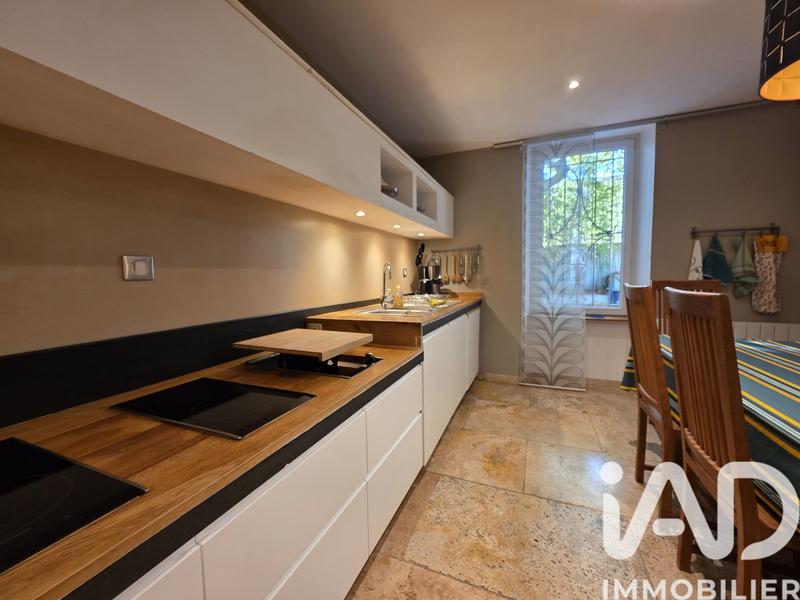 Maison - 180 m² - 5 pièces