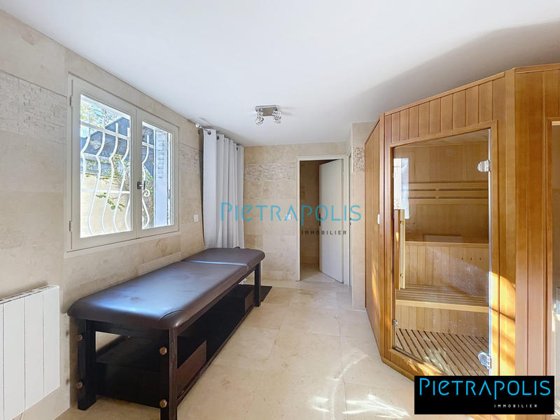 Villa - 390 m² - 14 pièces