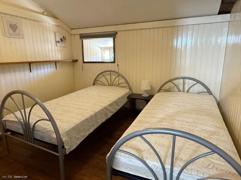 Maison - 240 m² - 9 pièces