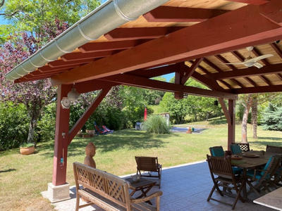 Maison - 260 m² - 9 pièces