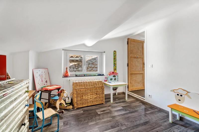 Appartement - 90 m² - 3 pièces