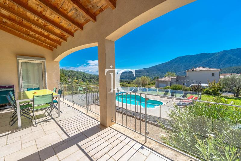 Villa - 160 m² - 5 pièces