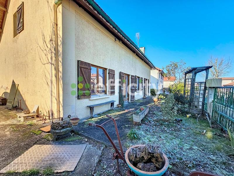 Maison - 200 m² - 7 pièces