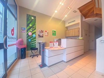 Local commercial - 151 m²