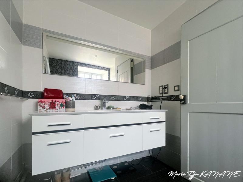 Maison ancienne - 250 m² - 8 pièces