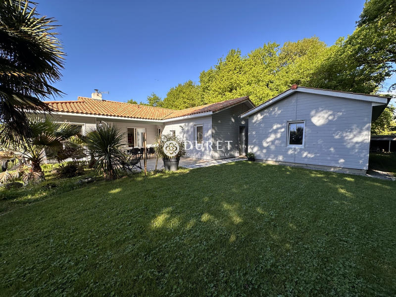 Maison traditionnelle - 143 m² - 6 pièces