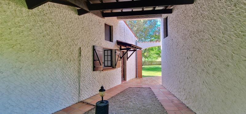 Maison - 250 m² - 5 pièces