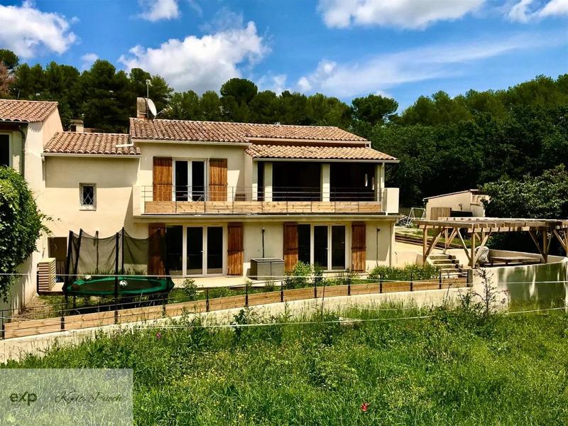 Maison - 191 m² - 7 pièces