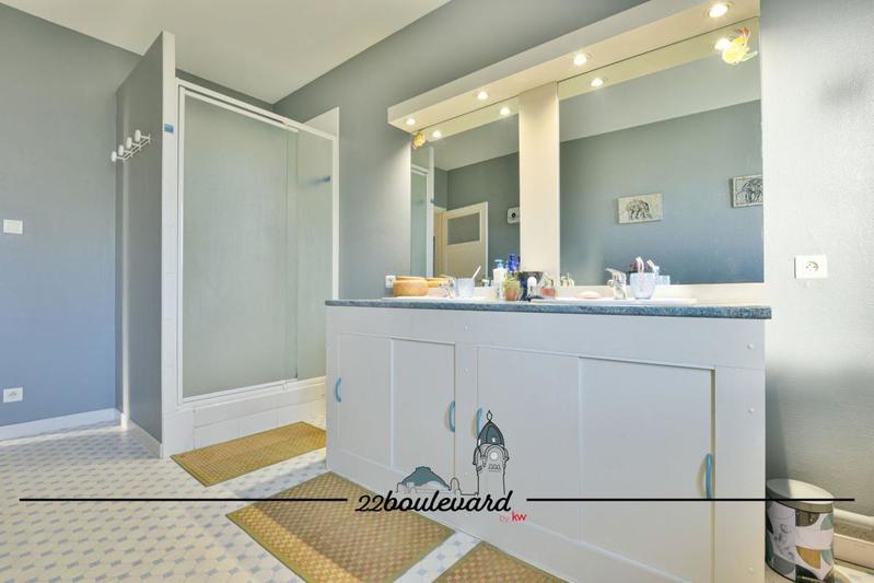 Maison - 196 m² - 8 pièces