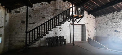 Maison - 328 m² - 7 pièces