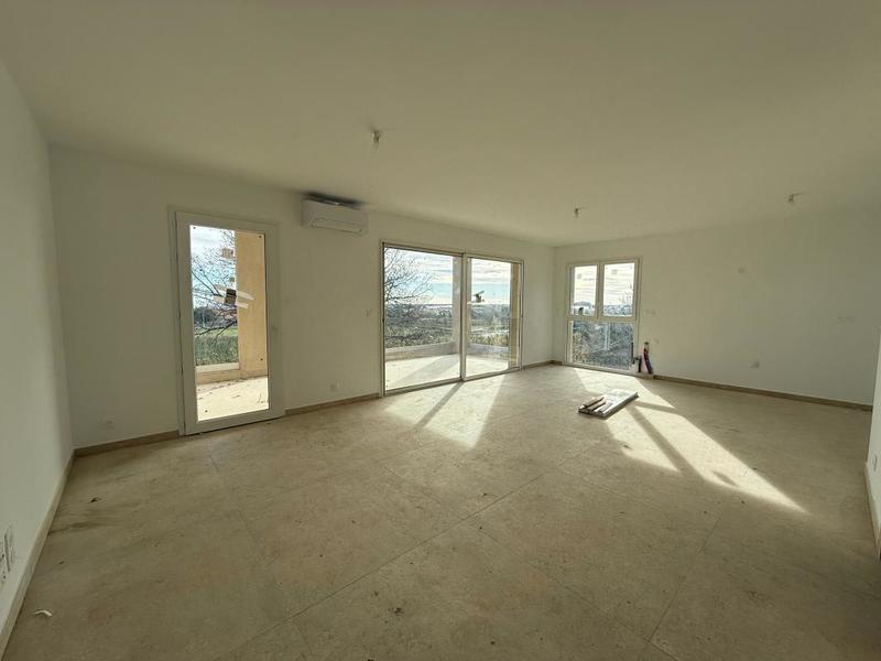 Appartement - 94 m² - 4 pièces