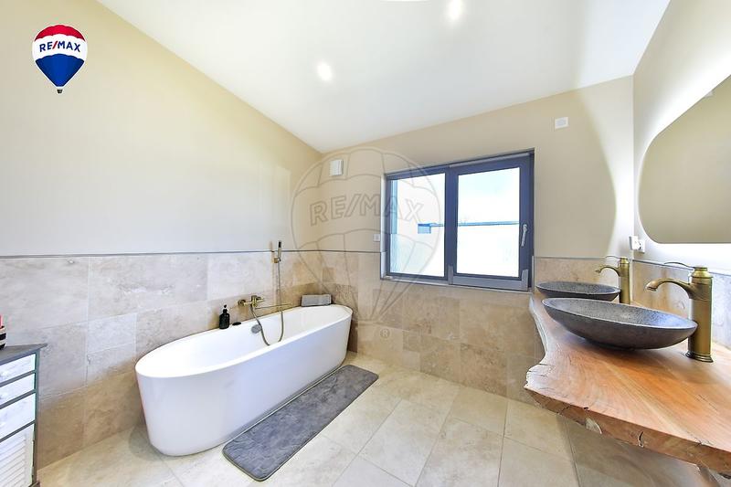 Maison - 139 m² - 5 pièces